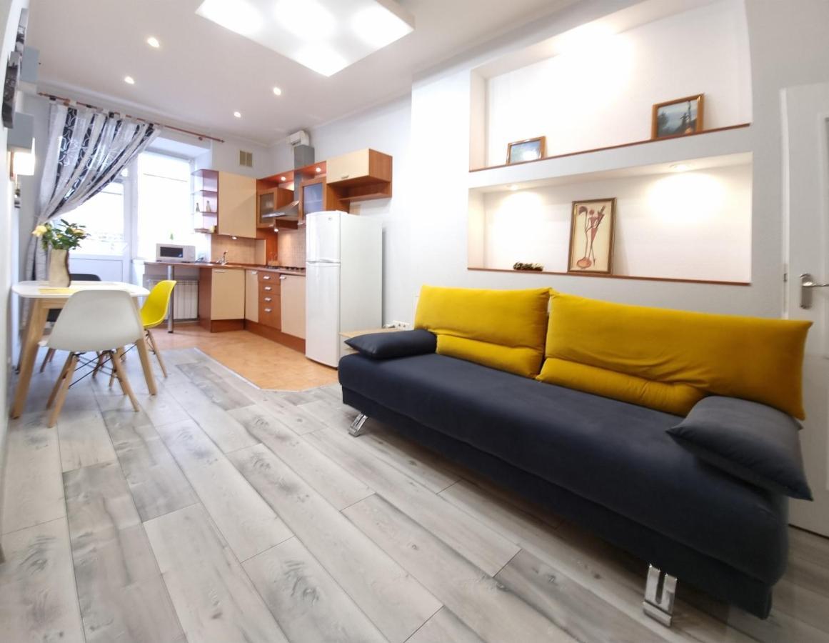 Home Hotel Apartments On Kontraktova Ploshcha 키예프 외부 사진